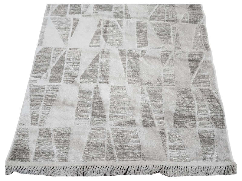Beautiful Modern Machine Made Carpet - 170 x 120 CM