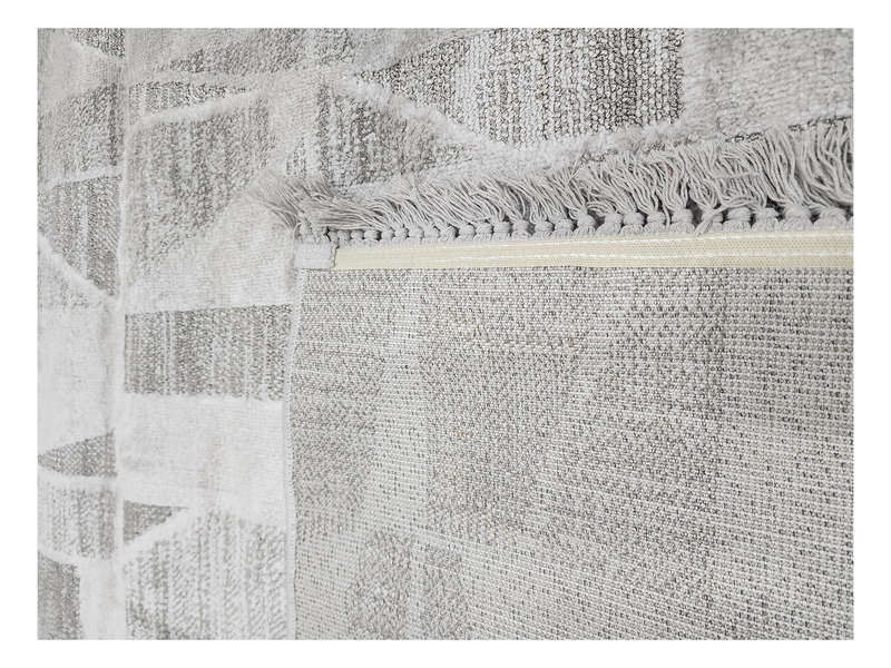 Beautiful Modern Machine Made Carpet - 170 x 120 CM