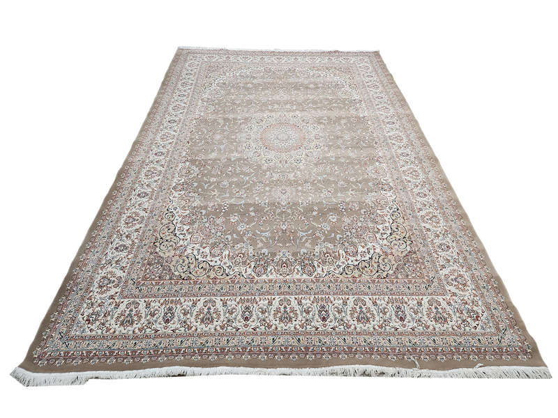Beautiful Persian Kashan Carpet - 400 x 300 CM