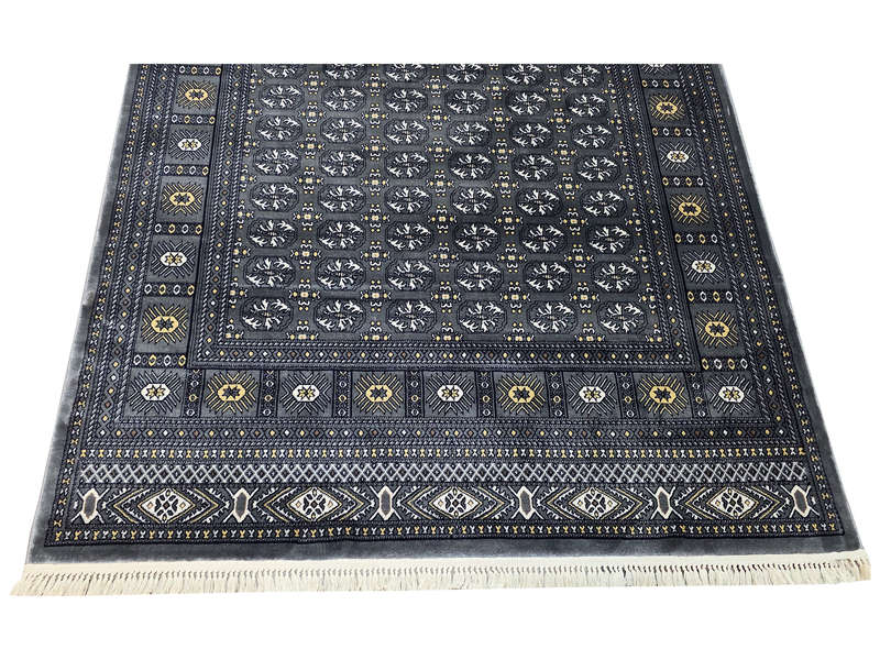 stunning Grey Machine Made Carpet - 290 x 200 CM