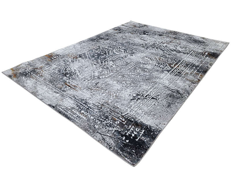 Gorgeous Vintage Style Machine Made Carpet - 290 x 200 CM