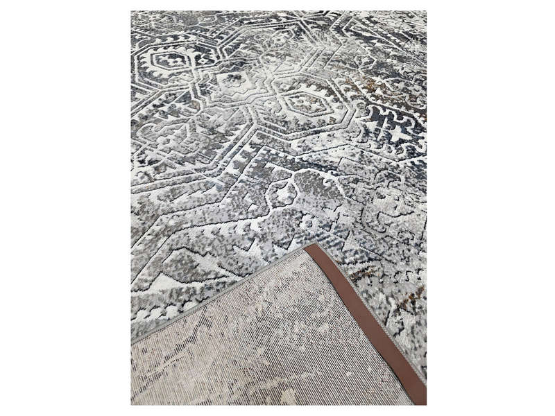 Gorgeous Vintage Style Machine Made Carpet - 290 x 200 CM