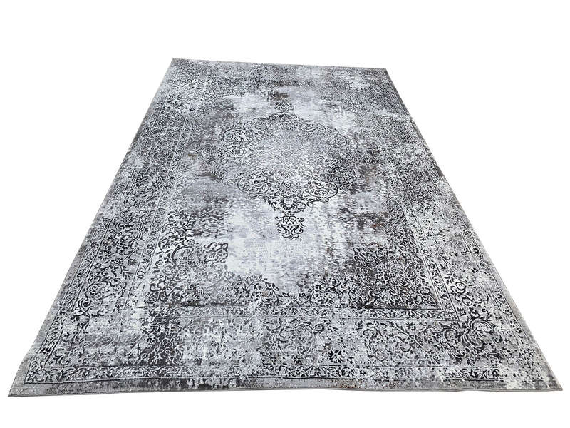 Stunning Vintage Style Machine Made Carpet - 340 x 240 CM