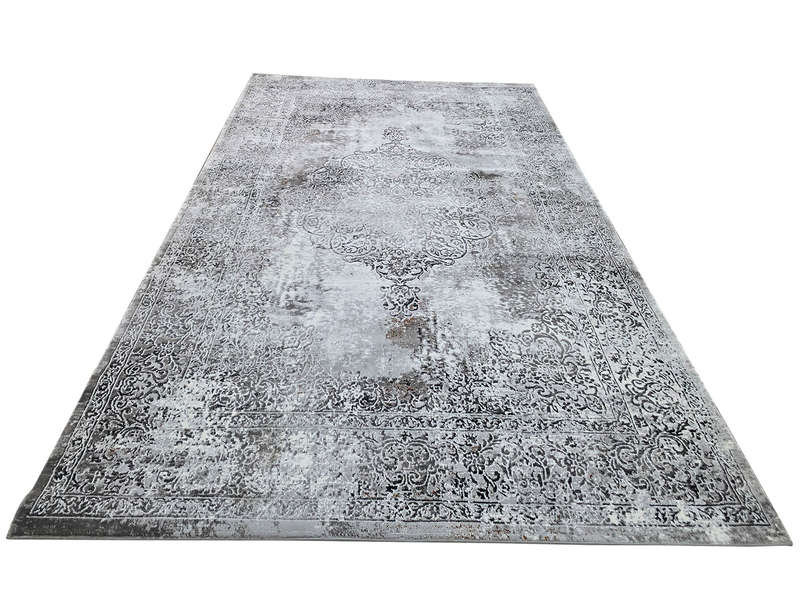 Stunning Vintage Style Machine Made Carpet - 340 x 240 CM