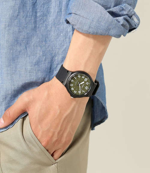 Casio Classic Quartz Easy Reader Watch with Resin Strap, Black (Model: MW-240-1BVCF)