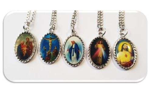 2.5cm Oval Pendant with 45cm chain - Various