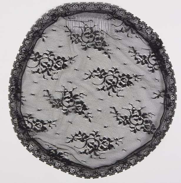 Black Mantilla Lace Chapel Cap