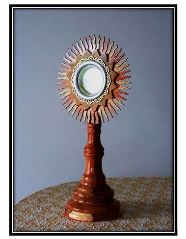 61cm Stunning Two Tone Wooden Monstrance