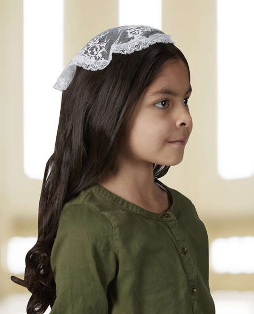 Small Chapel Cap / Mantilla - White