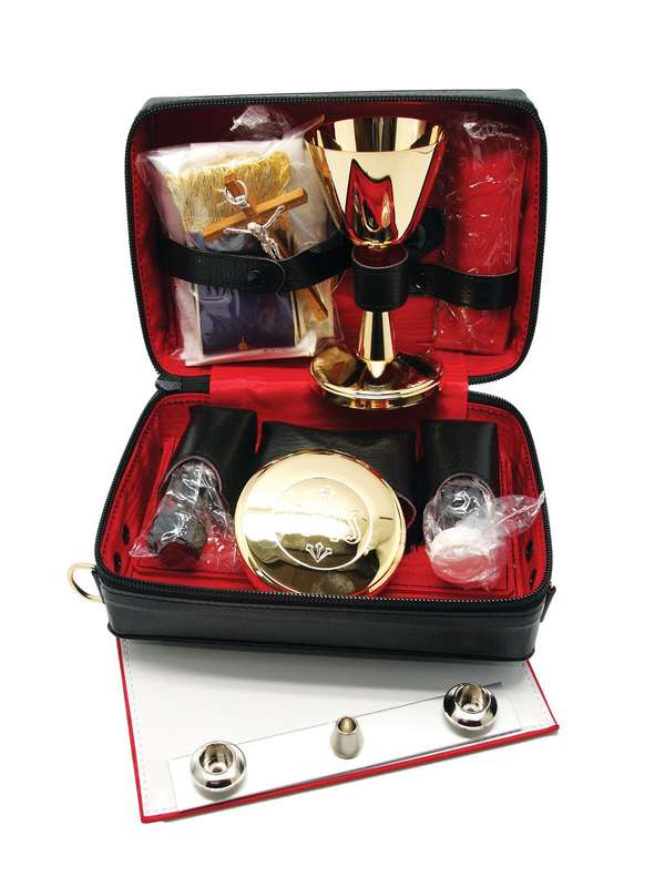 Mass Kit with shoulder strap in Leather Bag
