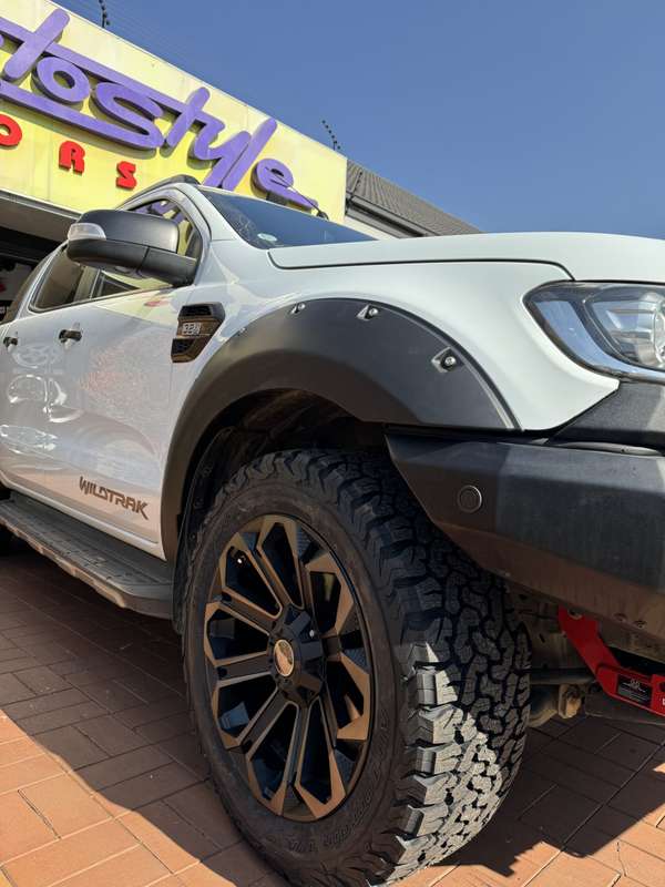 Non OEM Suitable to fit Ford Ranger T6 Matt Black Wheel Arches (set)