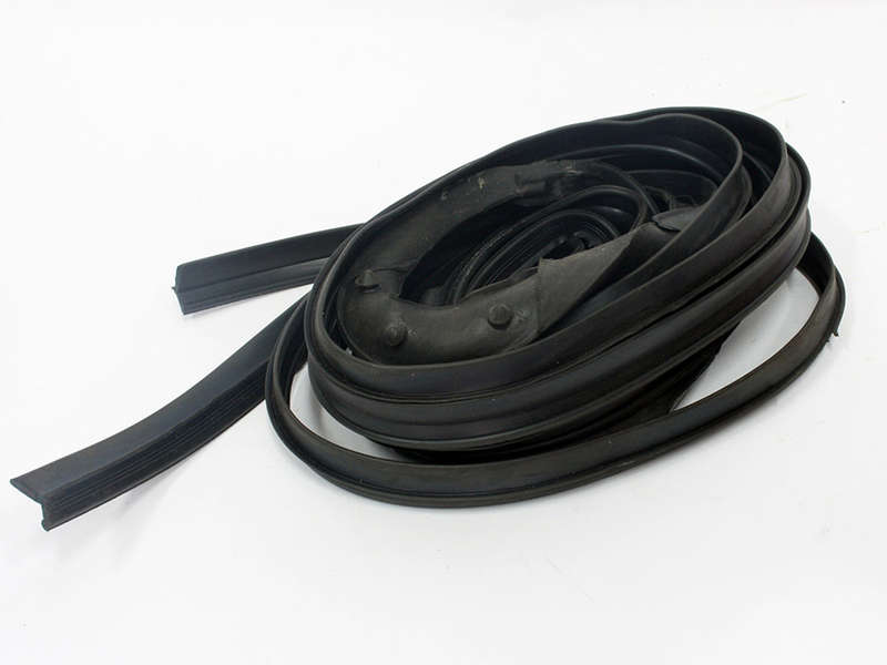VW Classic Beetle Weatherstrip (front hood)