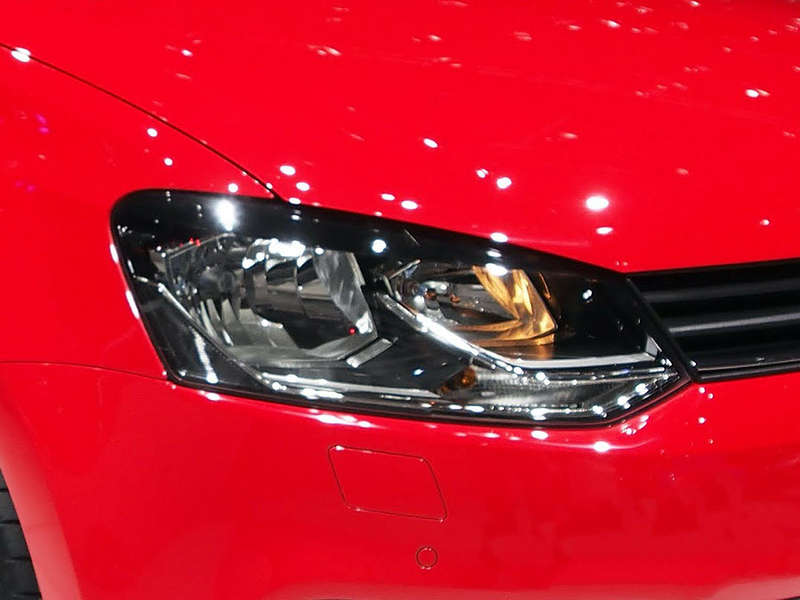 VW Polo 2015+ Trendline Replacement Headlight (RHS) with socket