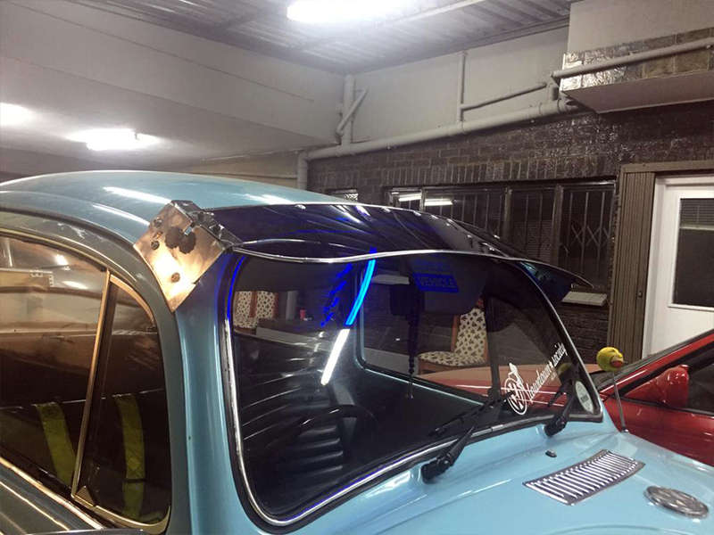 VW Classic Beetle Perspex Sunvisor (blue)