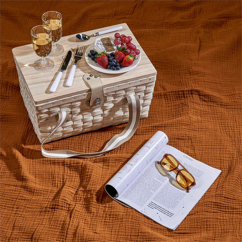 Serendipio Montega 2-Person Picnic Basket Set