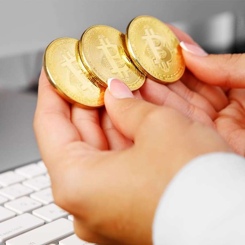 Bitcoin Commemorative Coin 24K Gold Plated, 3mm BTC Cryptocurrency, Collectible Coin with Protect...