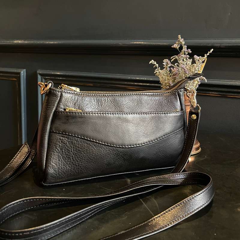 Abi sling bag (Ready to ship)