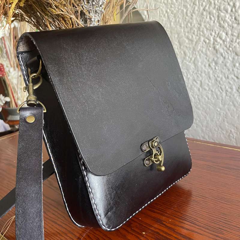 BX Crossbody bag - (Production time - 15 days)
