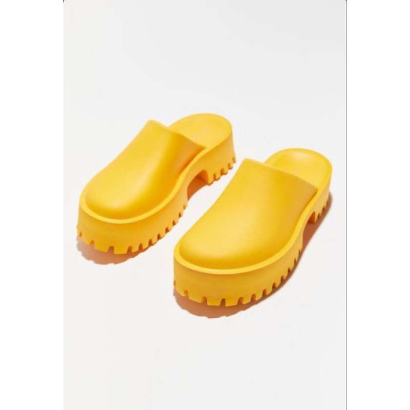 Chunky Non-slip Lightweight Slip-on Pumps