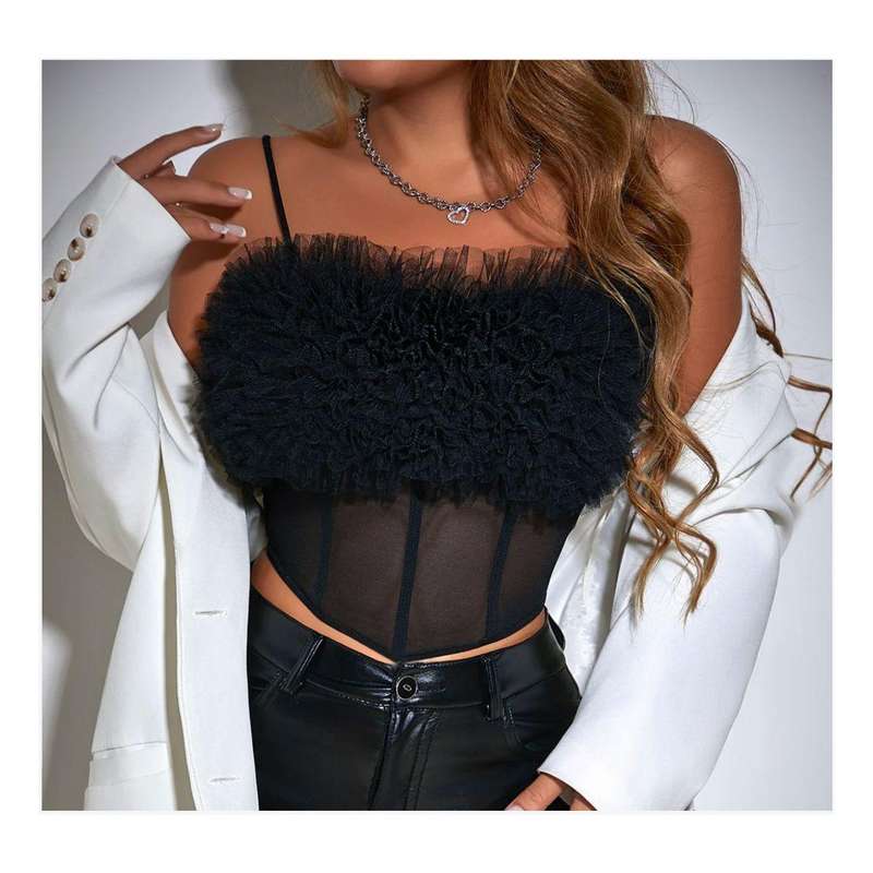Slim-Fit Cropped Strapless Top With 3D Floral Lace.