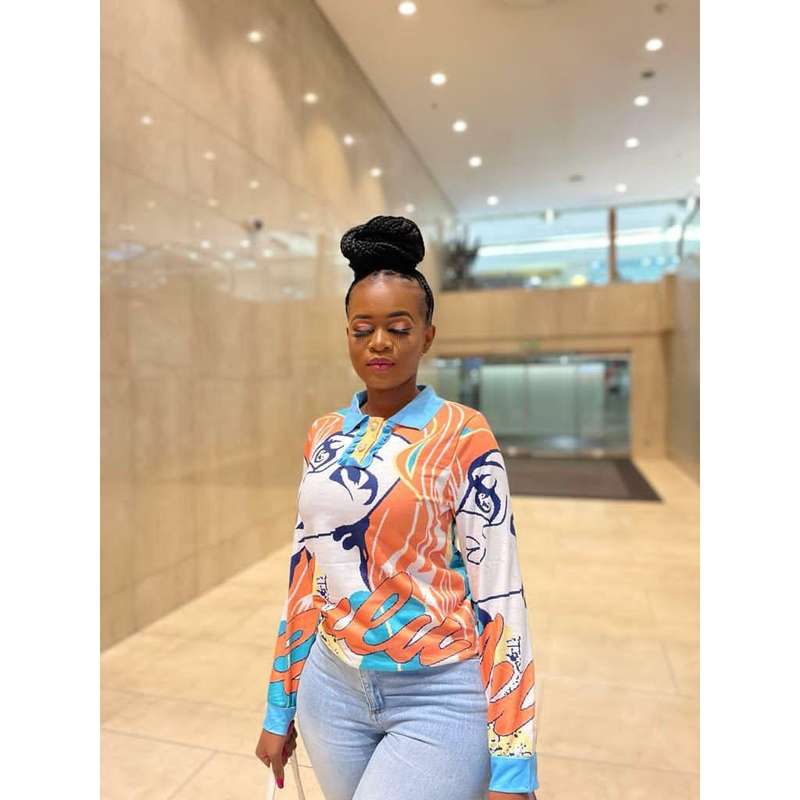 Long-sleeve Printed Lapel Knitted Pattern Top.