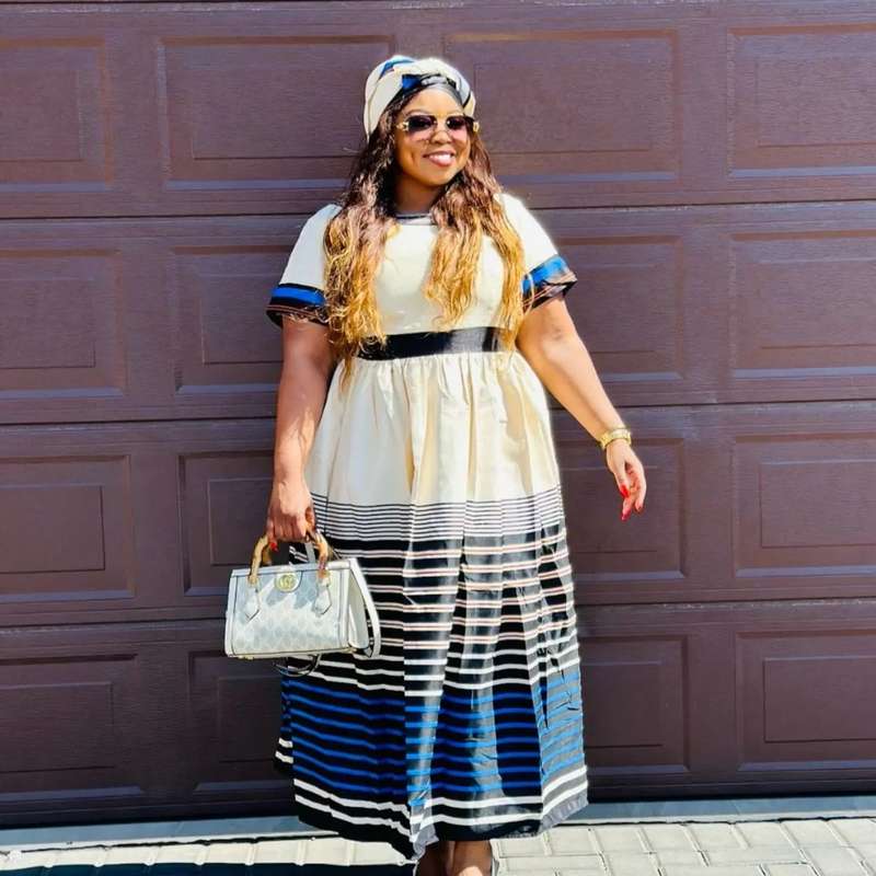 Round Neck Short Sleeves Traditional Dress