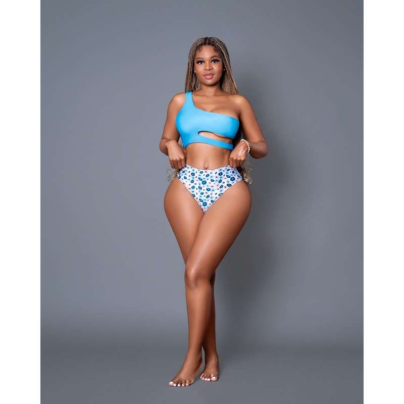 One Off-Shoulder Swimwear sexy bikini set.