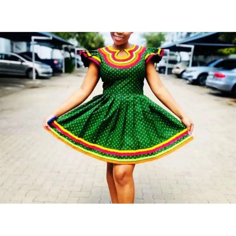 African V-neck Short Sleeve Traditional Dress