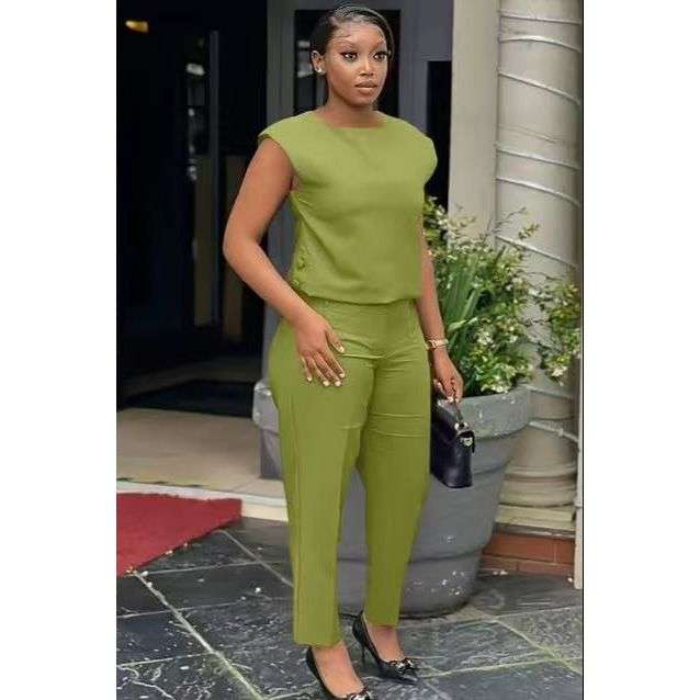 Solid Color Sleeveless Sleeved Top and Pant Set.
