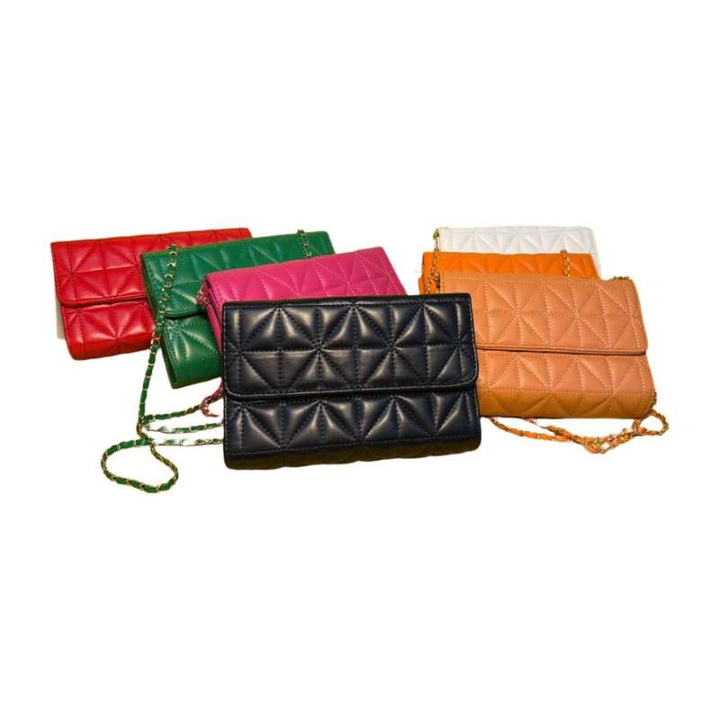 Quilted bag with chain handle