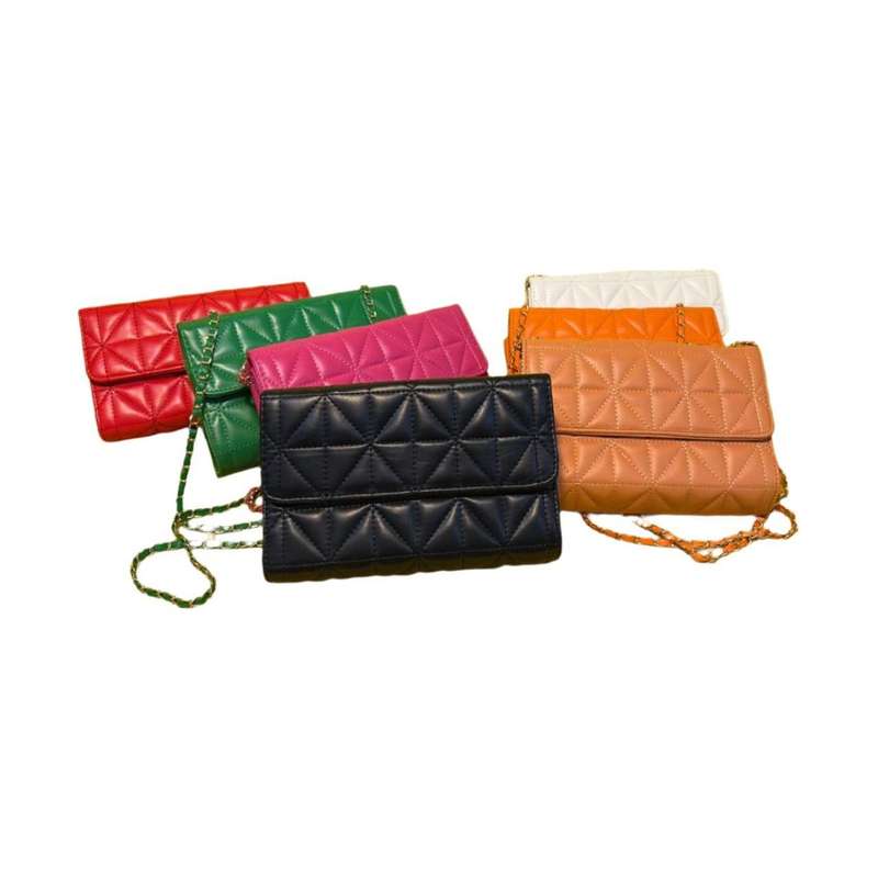 Quilted bag with chain handle