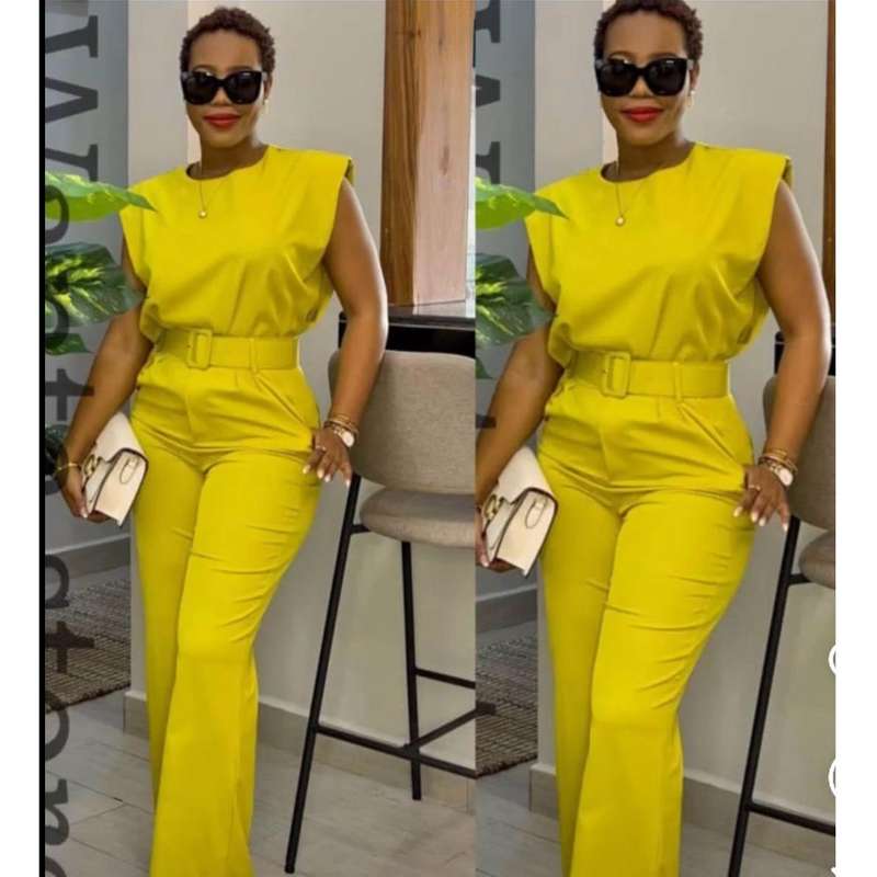 Sleeveless Round Neck Top & Trousers set.