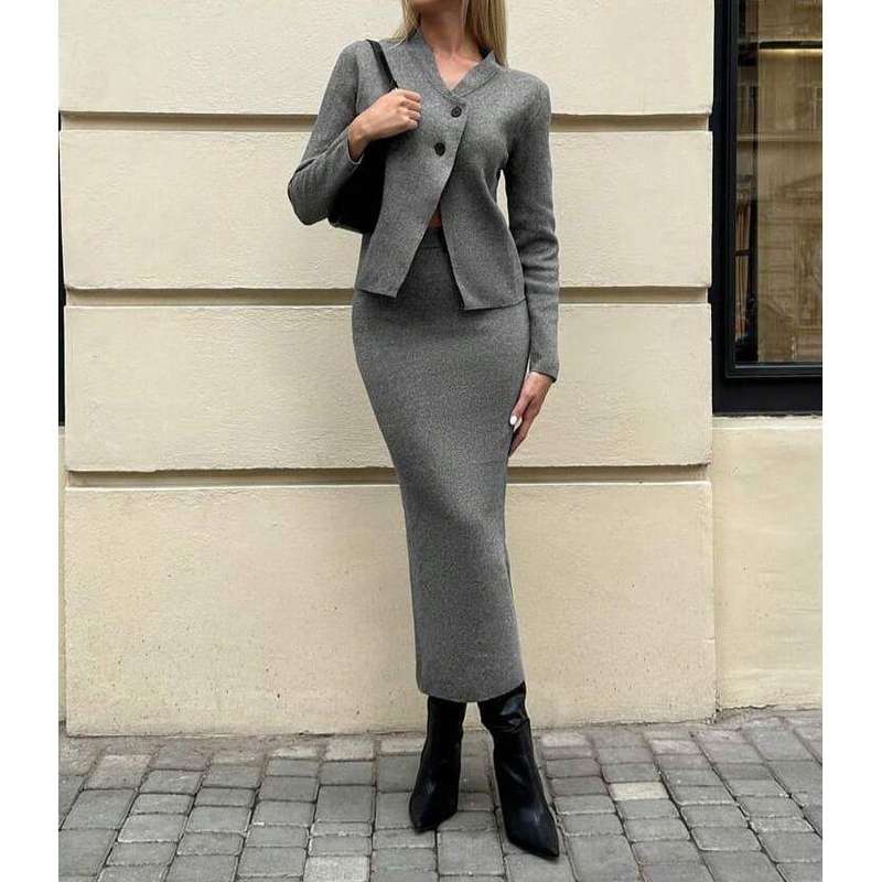 2 Pieces Ladies Elegant Knit Skirt & Sweater Set