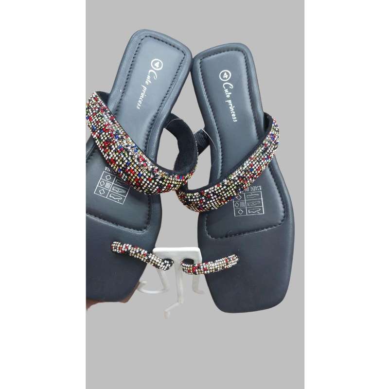 Embellished One Toe Flats.