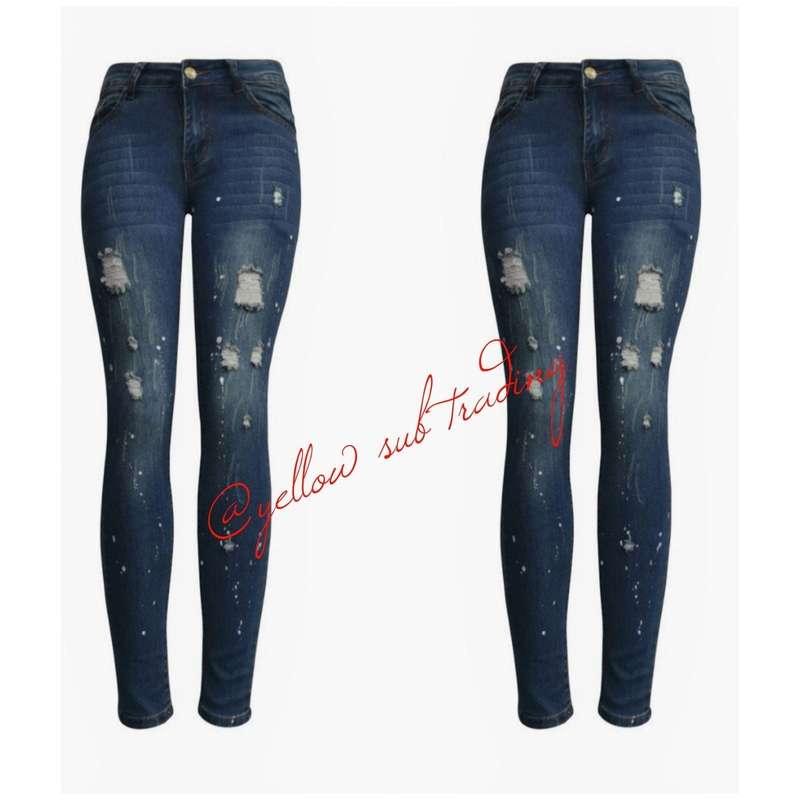 Distress blue jeans 