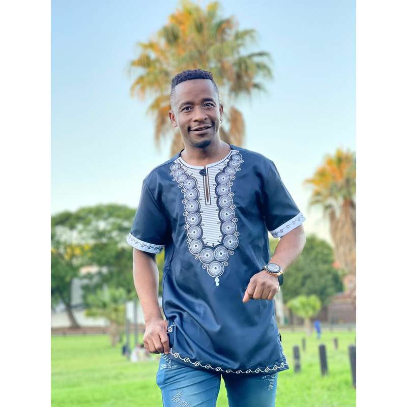 Mens African Vintage Embroidered T-Shirt