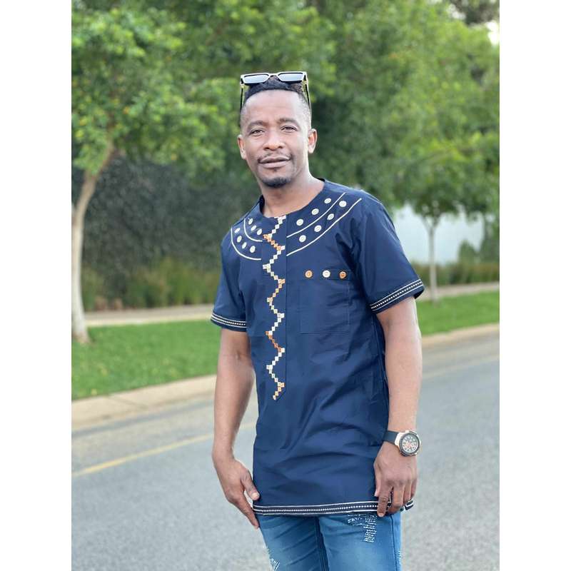 Mens African Vintage Embroidered T-Shirt - BLUE / XL
