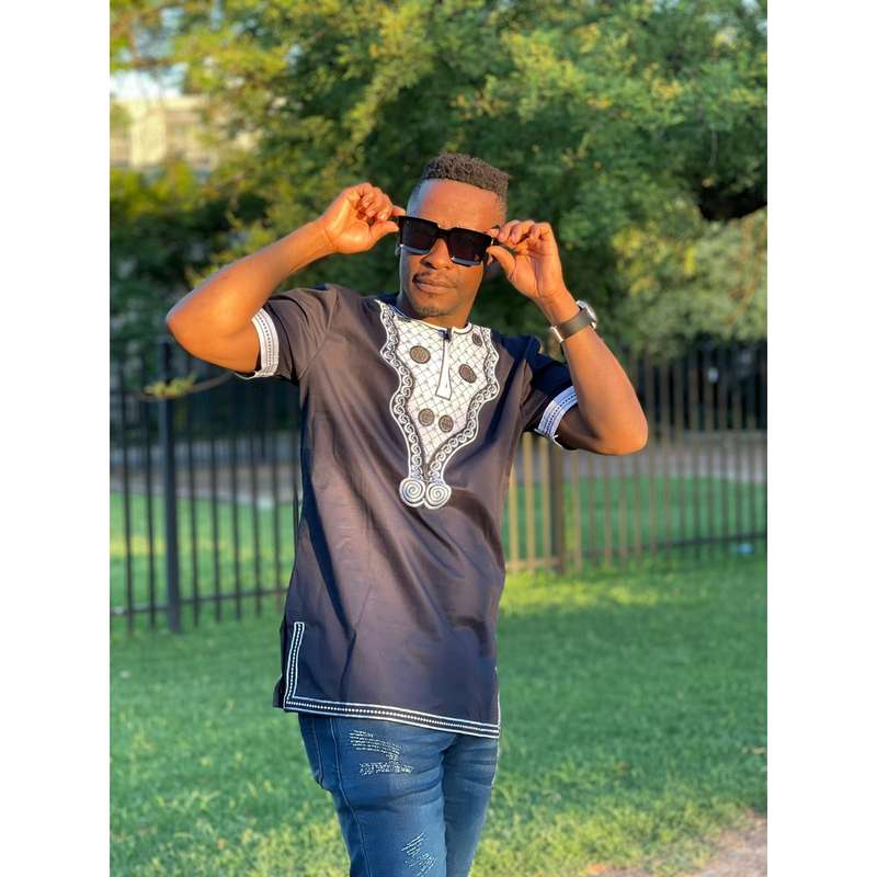 Mens African Vintage Embroidered T-Shirt - BLUE / L