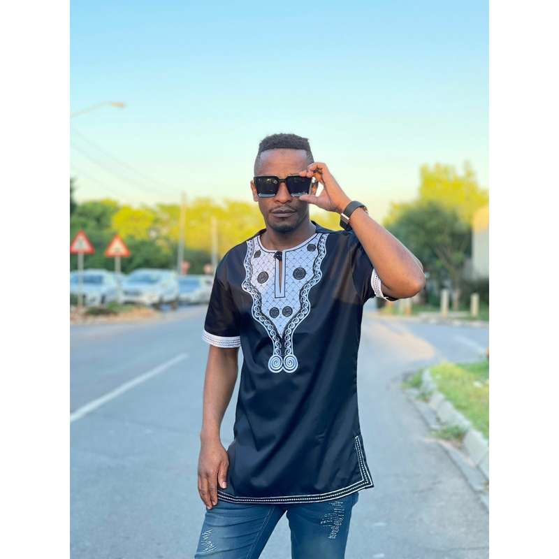 Mens African Vintage Embroidered T-Shirt - BLUE / L