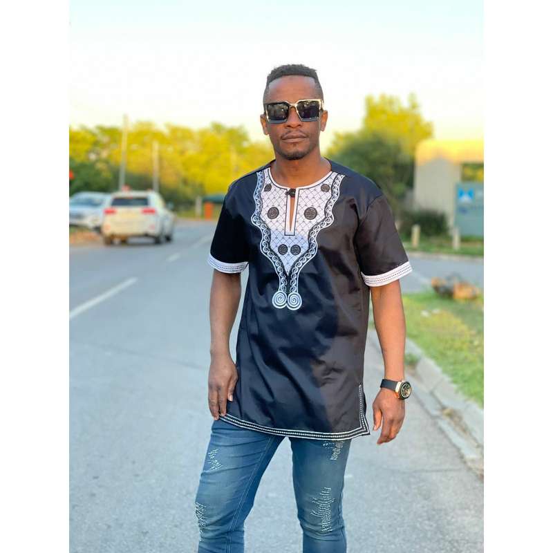 Mens African Vintage Embroidered T-Shirt - BLUE / L