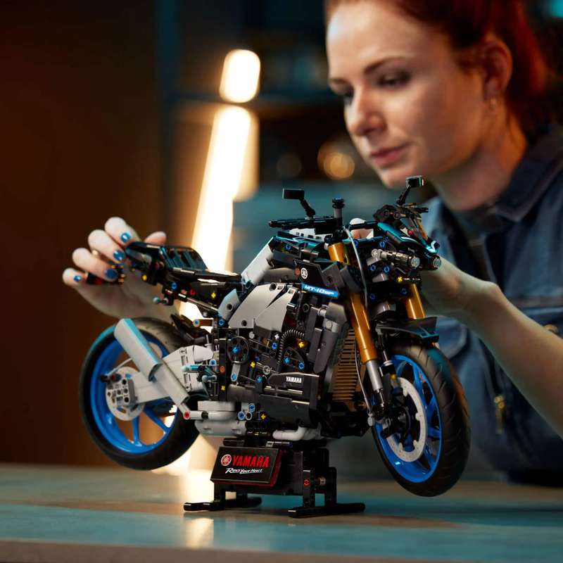 LEGO 42159 Technic Yamaha MT-10 SP DAMAGED BOX