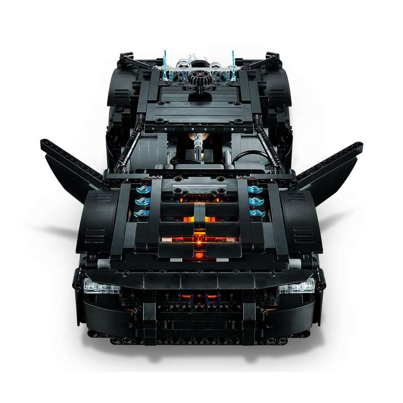 LEGO 42127 Technic THE BATMAN - BATMOBILE DAMAGED BOX