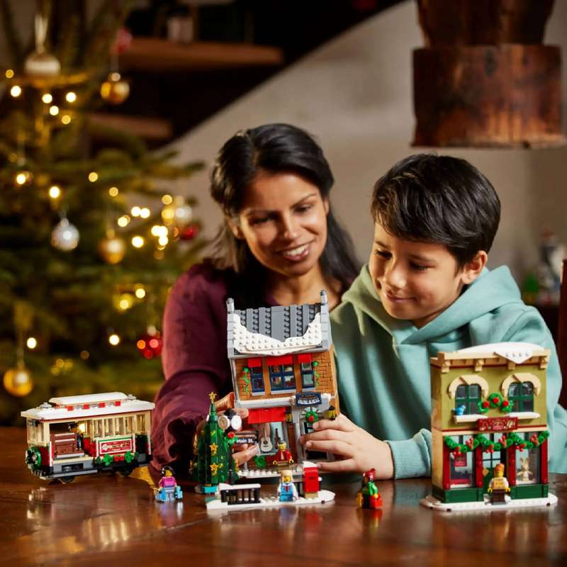 LEGO 10308 Icons Holiday Main Street