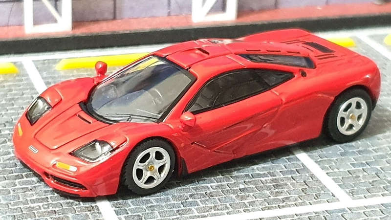 Mini GT McLaren F1 Red 1:64 Model