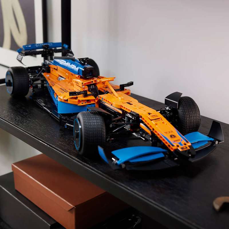 LEGO 42141 Technic McLaren Formula 1 Race Car -Damaged Box