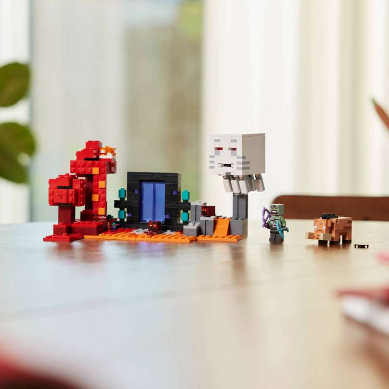 LEGO 21255 Minecraft The Nether Portal Ambush