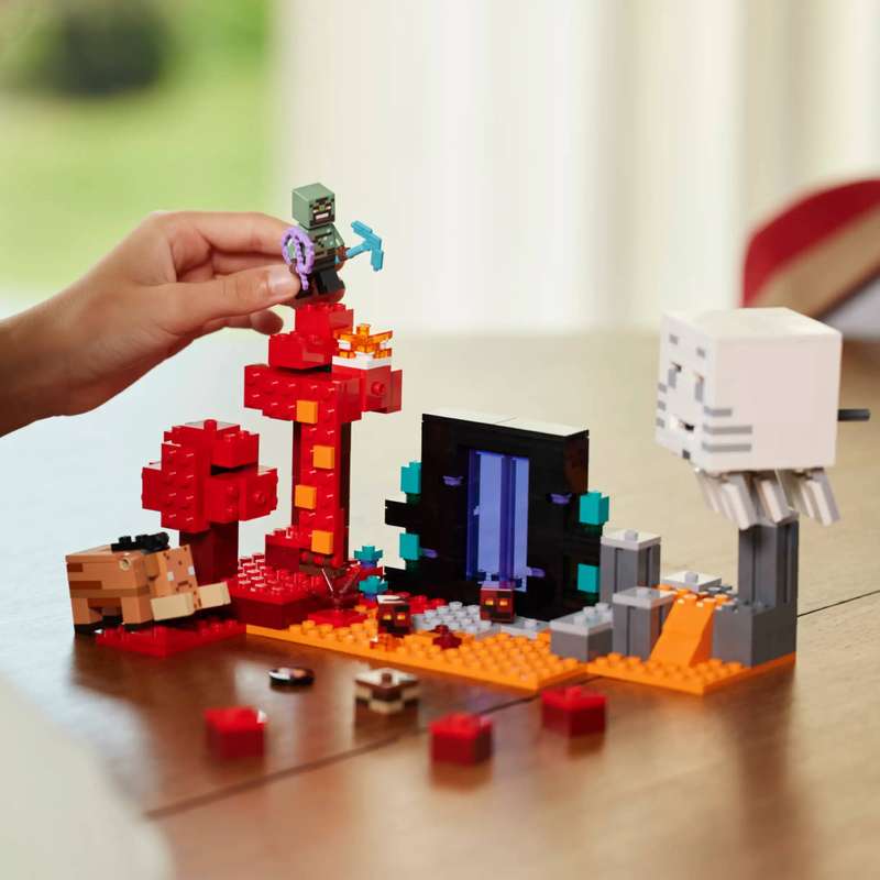 LEGO 21255 Minecraft The Nether Portal Ambush