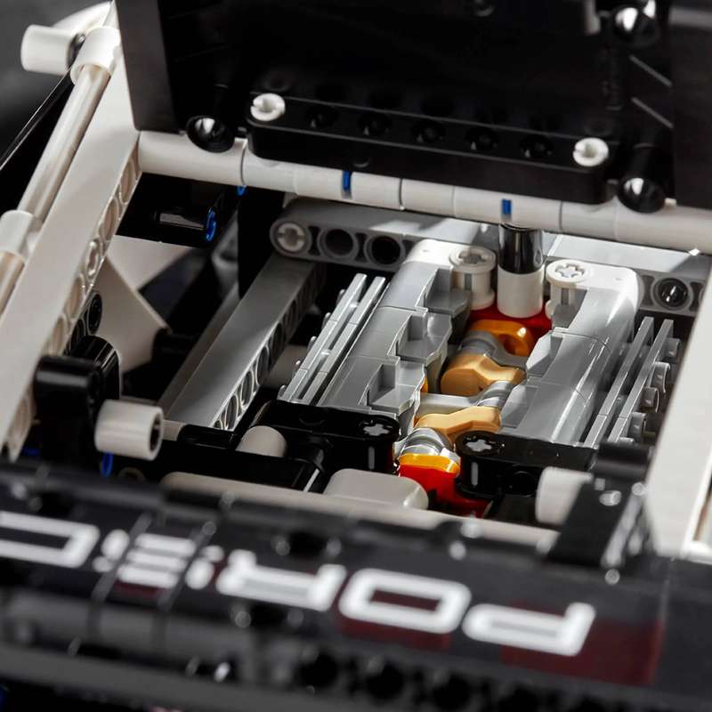 LEGO 42096 Technic Porsche 911 RSR - Damaged Box