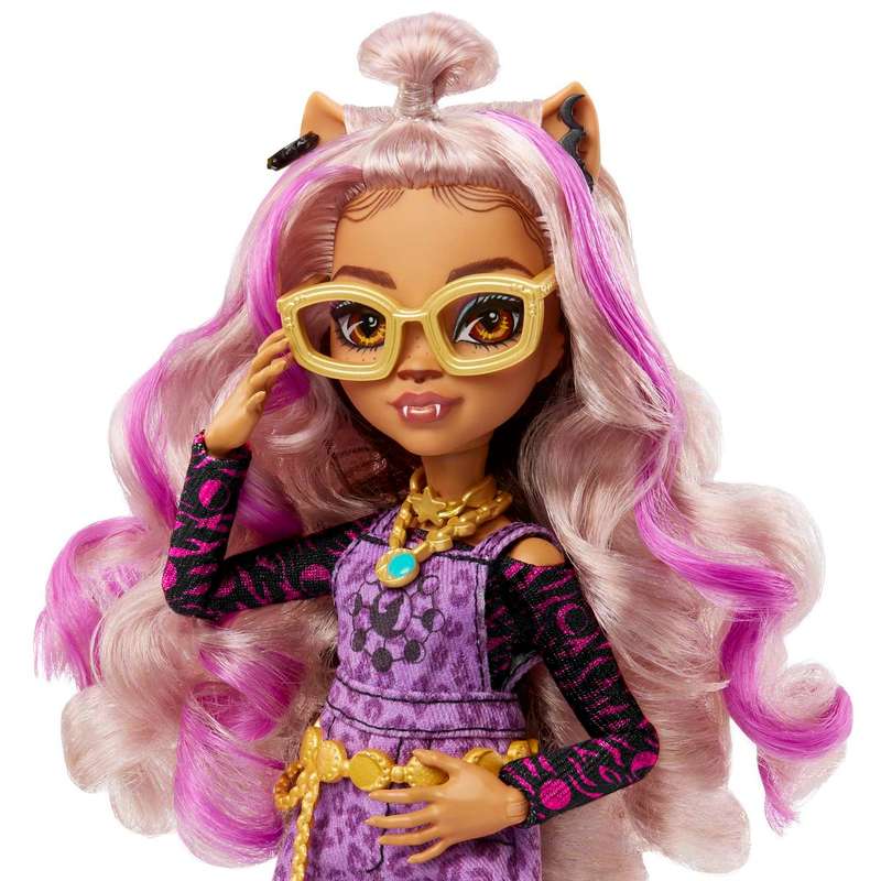 Monster High Dolls With Fashions, Pets And Accessories - Clawdeen Wolf