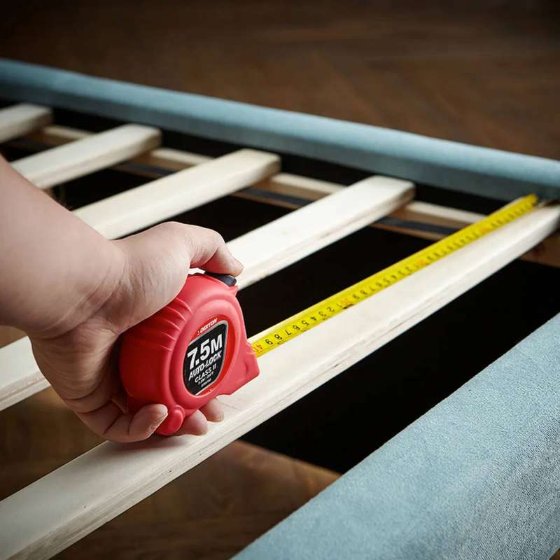 DEKTON HI VIS Red Soft Grip Auto-Lock Tape Measure 7.5m x 25mm